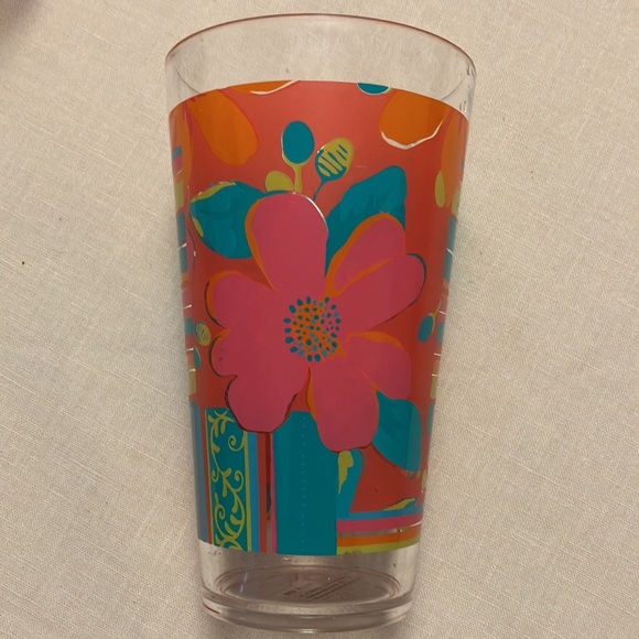 FLOWER POWER MOD 20 oz PLASTIC TUMBLERS  USE FOR PARTY DECOR OR THEME COOL 😎 - Picture 7 of 9